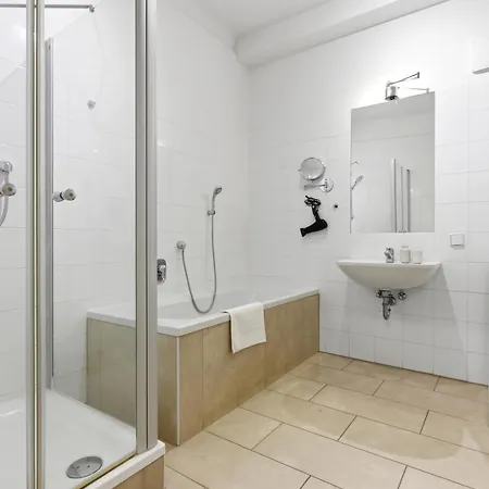 Alpena Homes, Zentrum, Sehr Geraeumig, Kueche Apartment *
