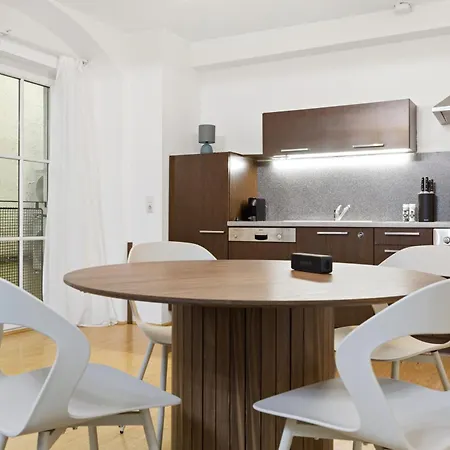 Alpena Homes, Zentrum, Sehr Geraeumig, Kueche Apartment Linz